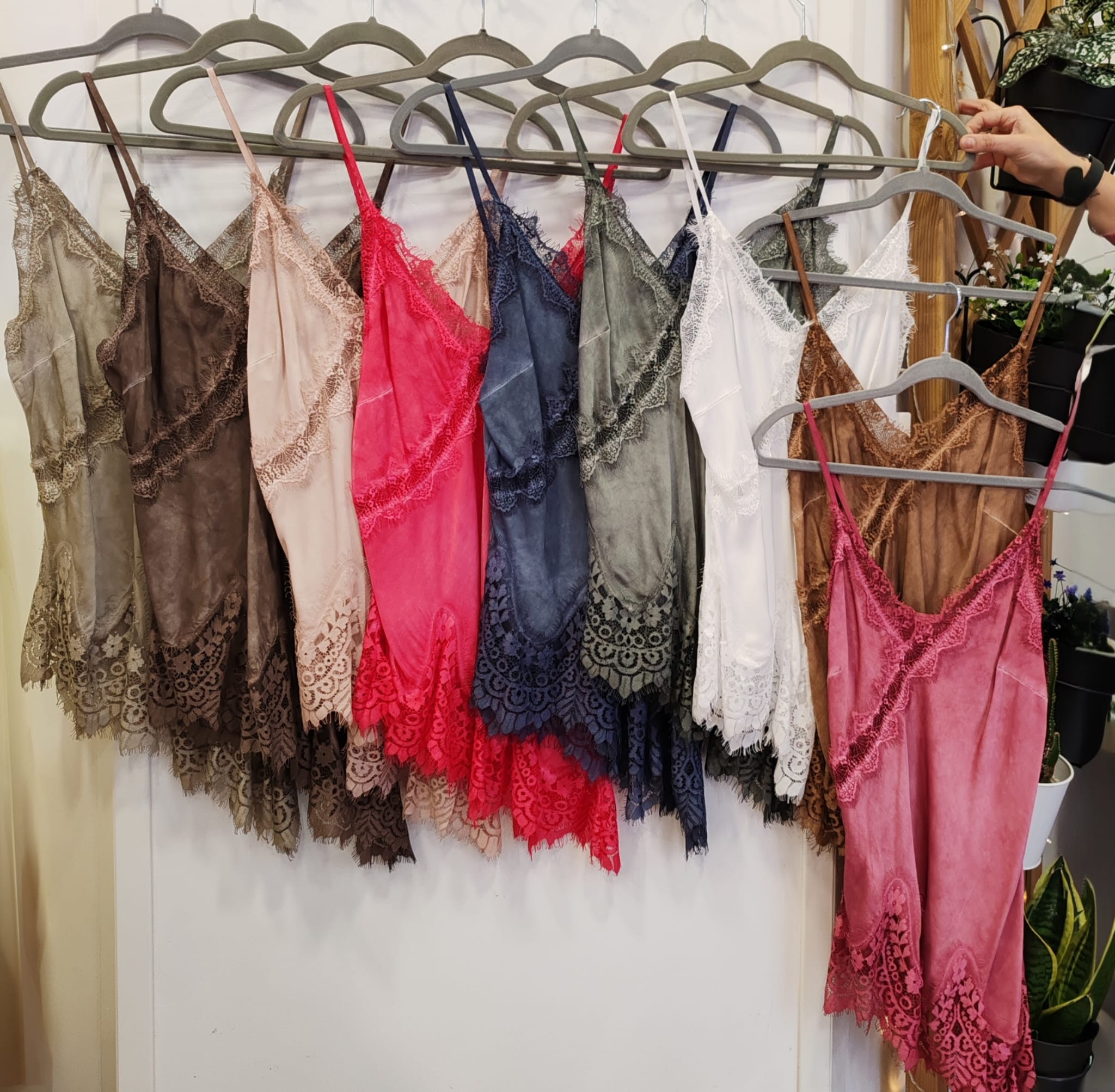 TOP LENCERO TIRANTE REGULABLE