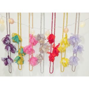 COLLAR CRISTAL Y FLORES TELA