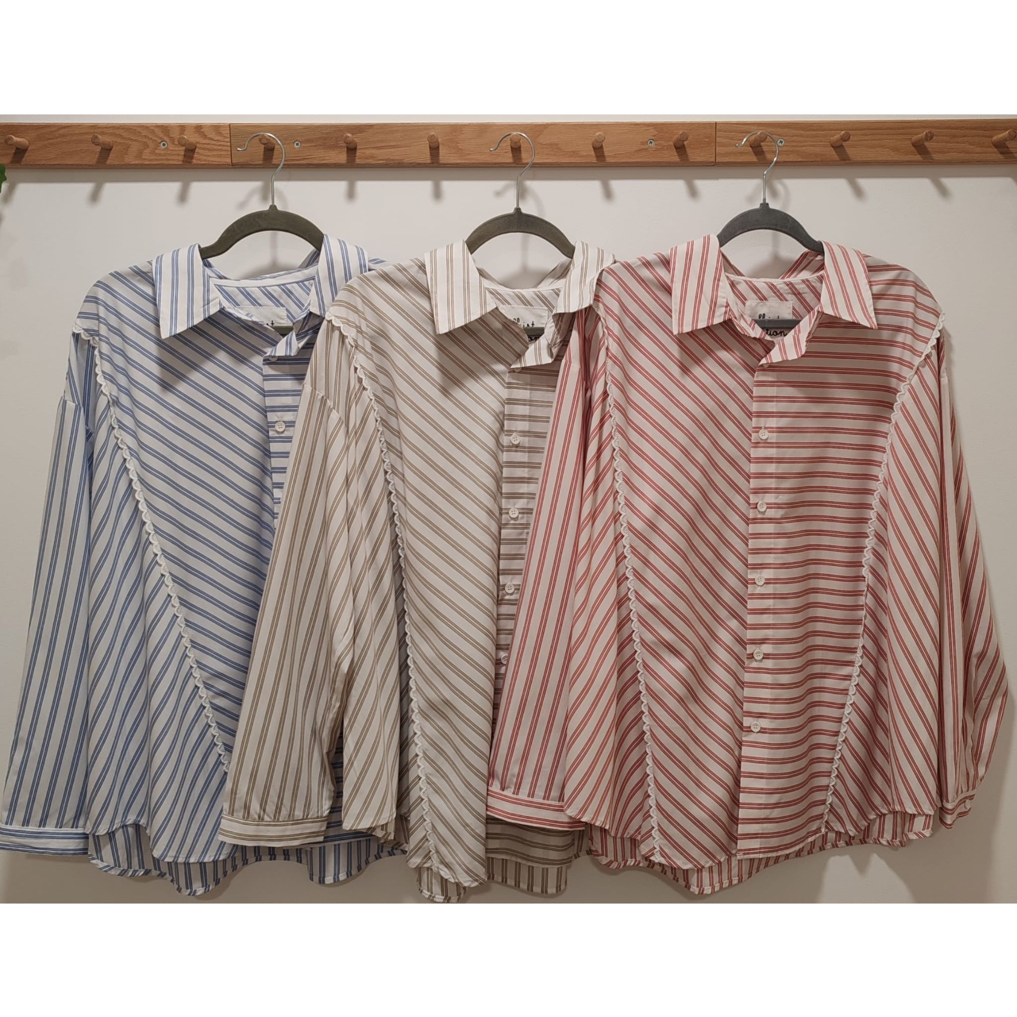 CAMISA RAYAS VIVO PUNTILLA