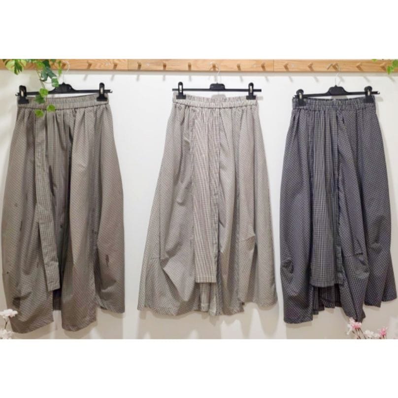 FALDA MIDI CUADRITOS