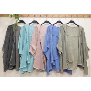 CHAQUETA ASIMÉTRICA CAPUCHA COMBINADA