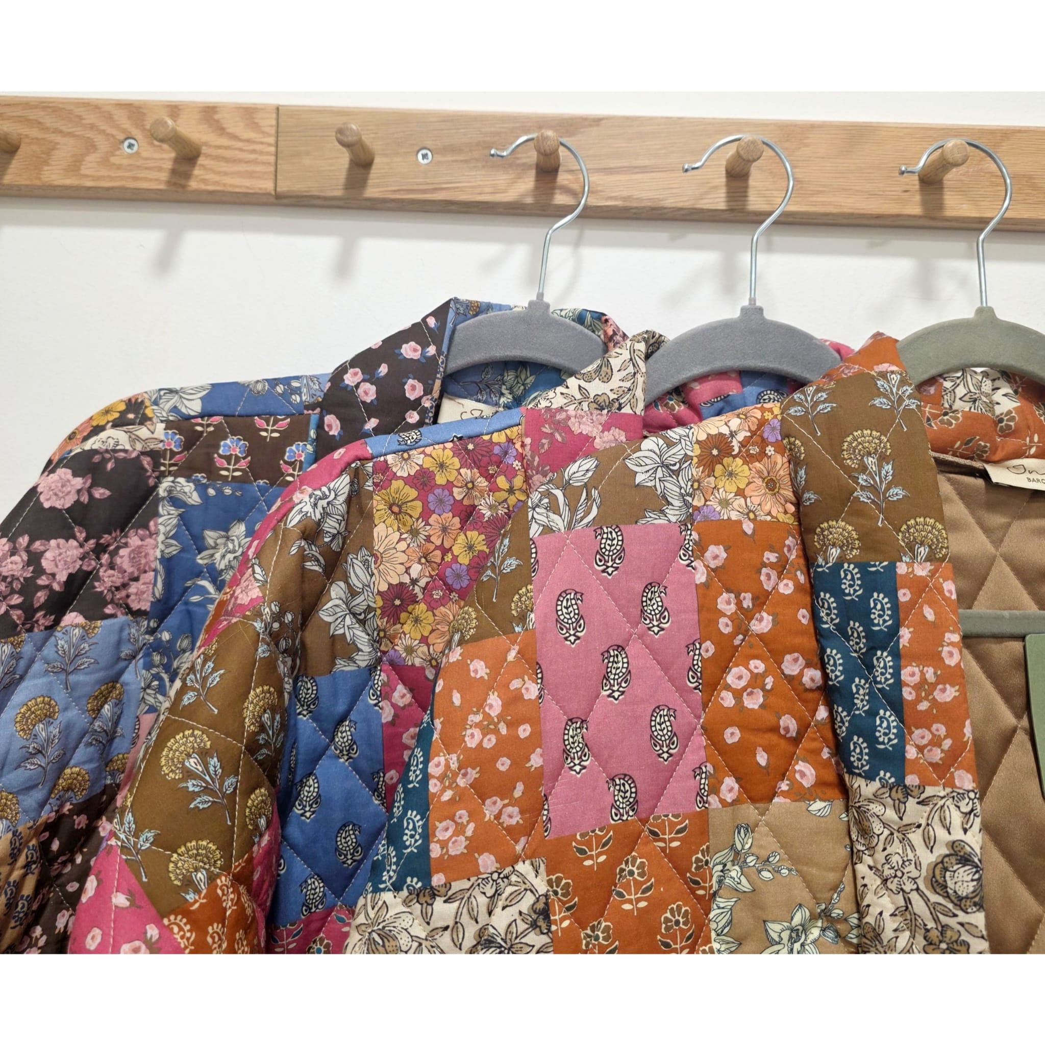 CHAQUETA GUATEADA ESTAMPADA - Imagen 2