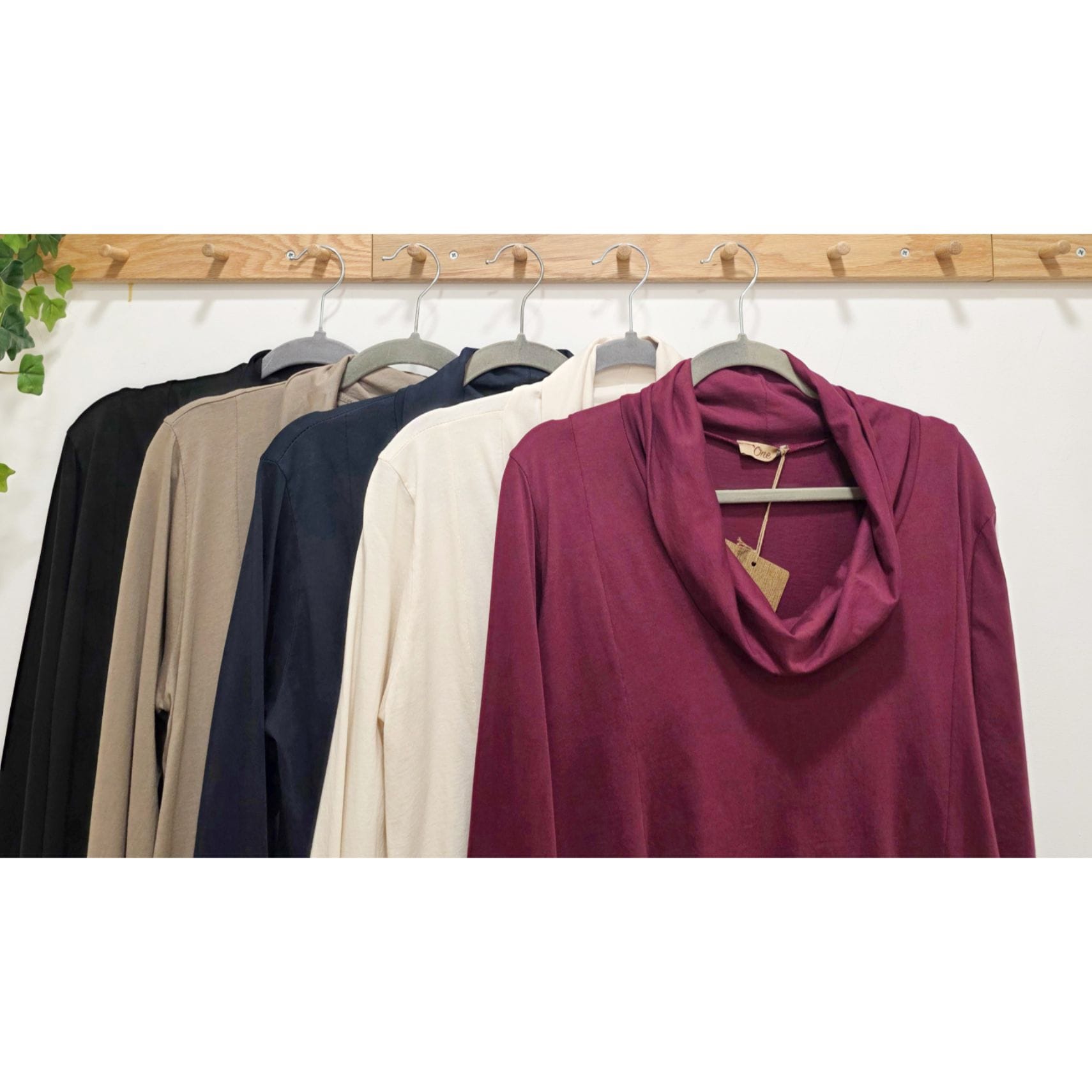 CAMISETA CUELLO DESBOCADO - Imagen 2