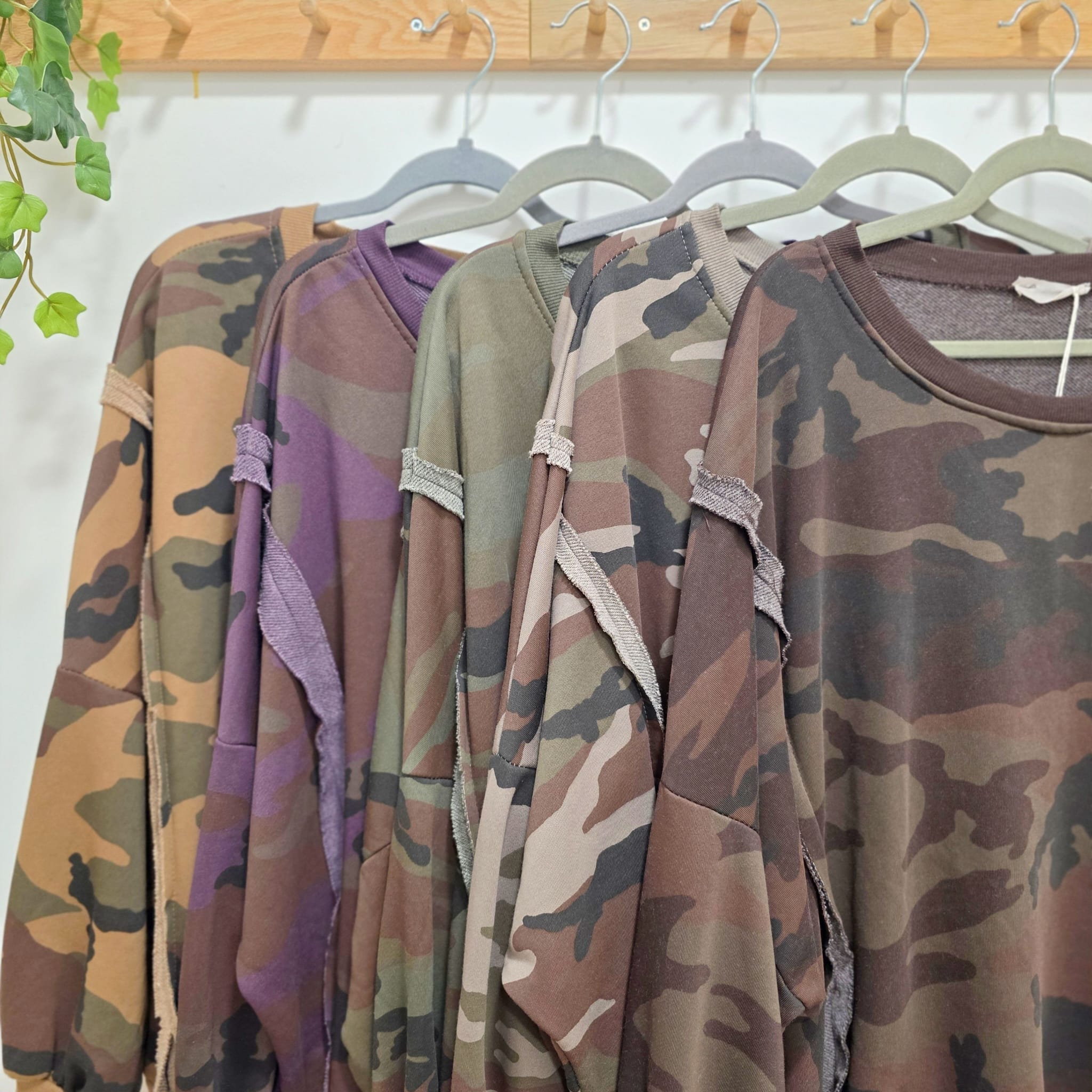 SUDADERA OVERSIZE CAMUFLAJE - Imagen 2