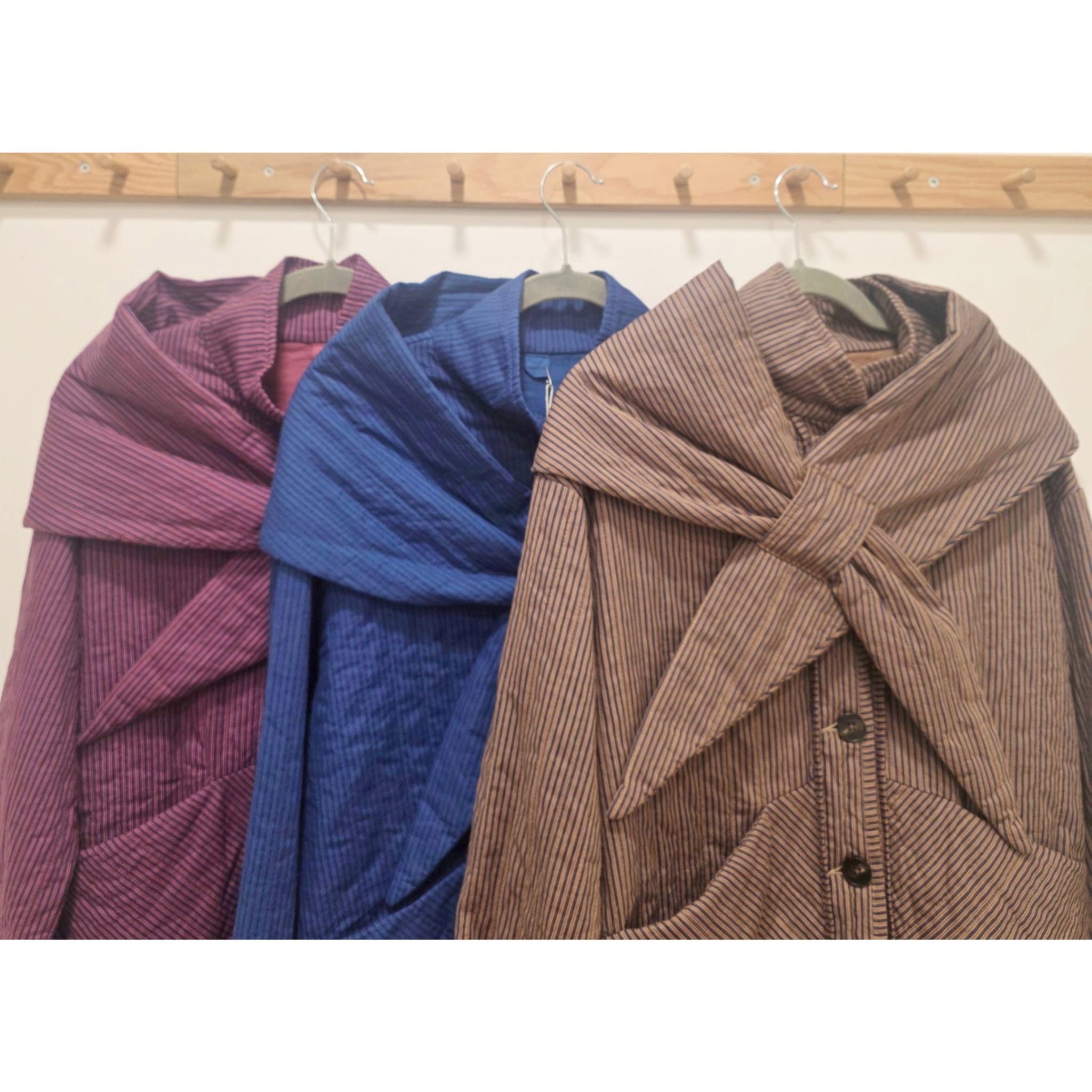 CHAQUETA GUATEADA CON BUFANDA - Imagen 3